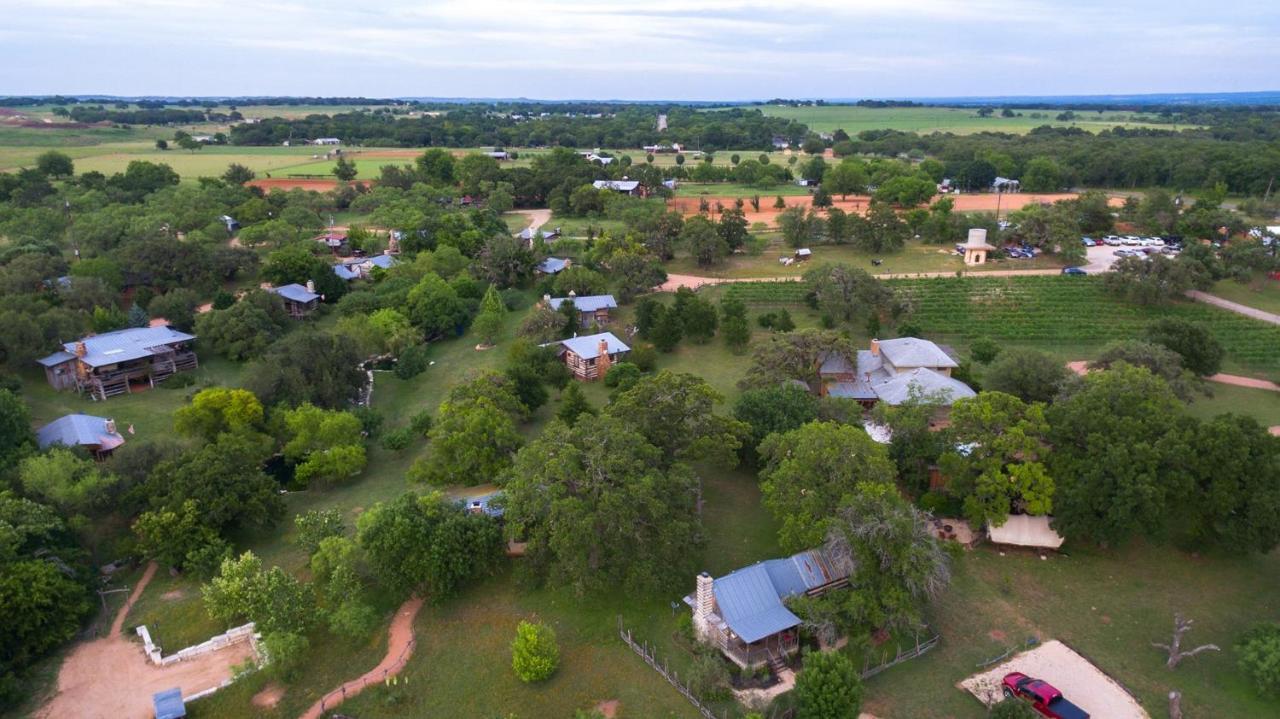 Barons Creekside Resort Фредериксбург Екстериор снимка