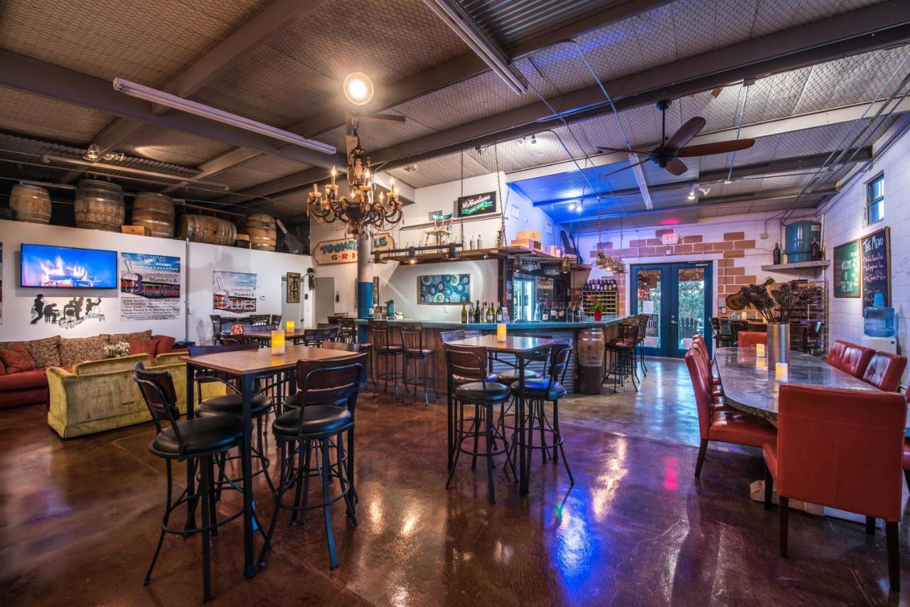 Barons Creekside Resort Фредериксбург Екстериор снимка