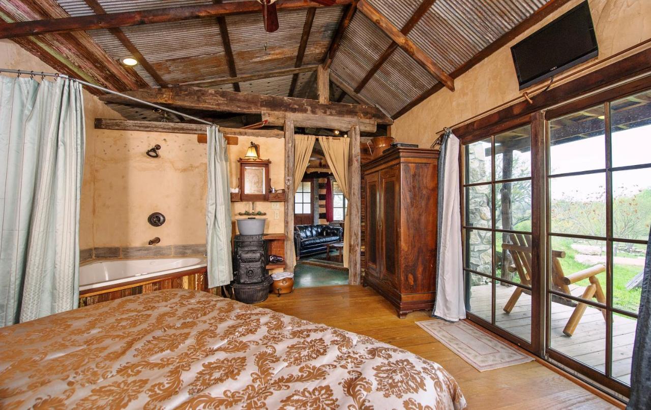 Barons Creekside Resort Фредериксбург Екстериор снимка