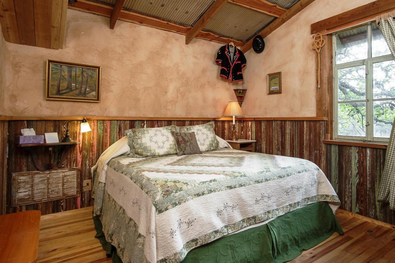 Barons Creekside Resort Фредериксбург Екстериор снимка