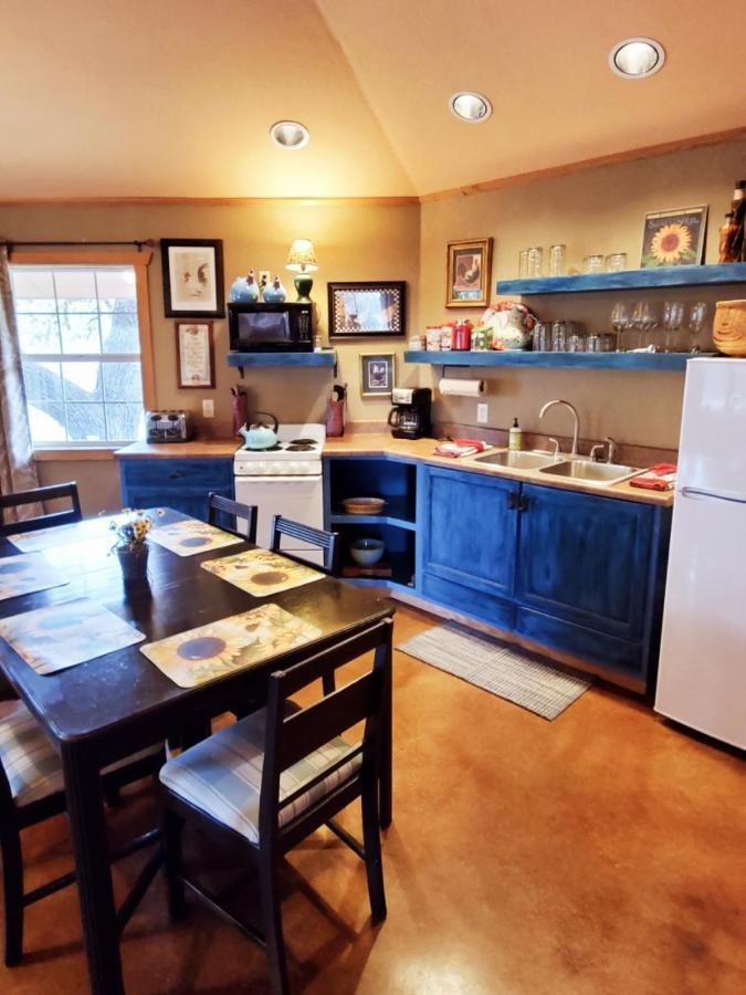 Barons Creekside Resort Фредериксбург Екстериор снимка
